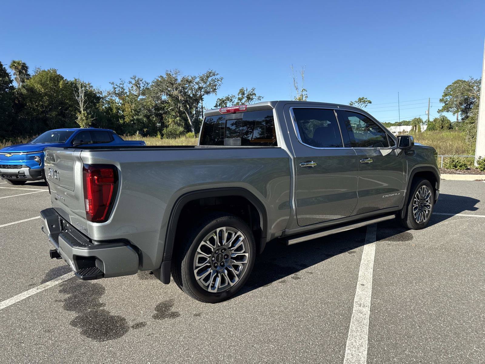 Used 2025 GMC Sierra 1500 Denali Ultimate AWD/4WD image 3