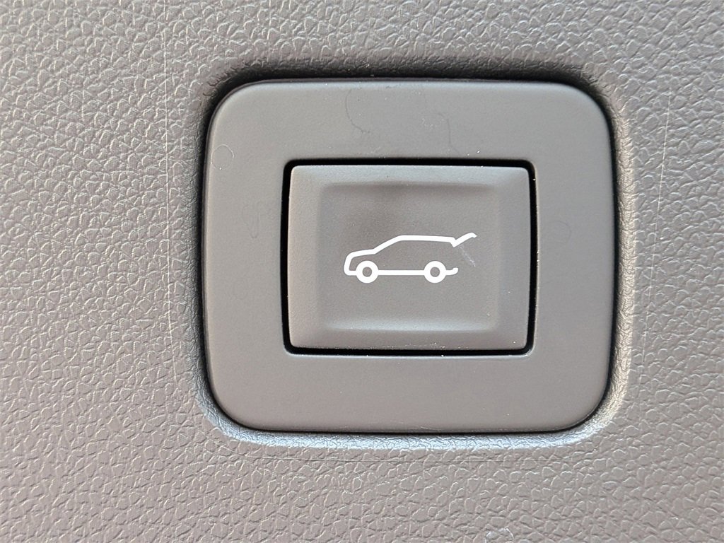 Used 2025 Buick Envista Preferred w/ Convenience I Package image 14