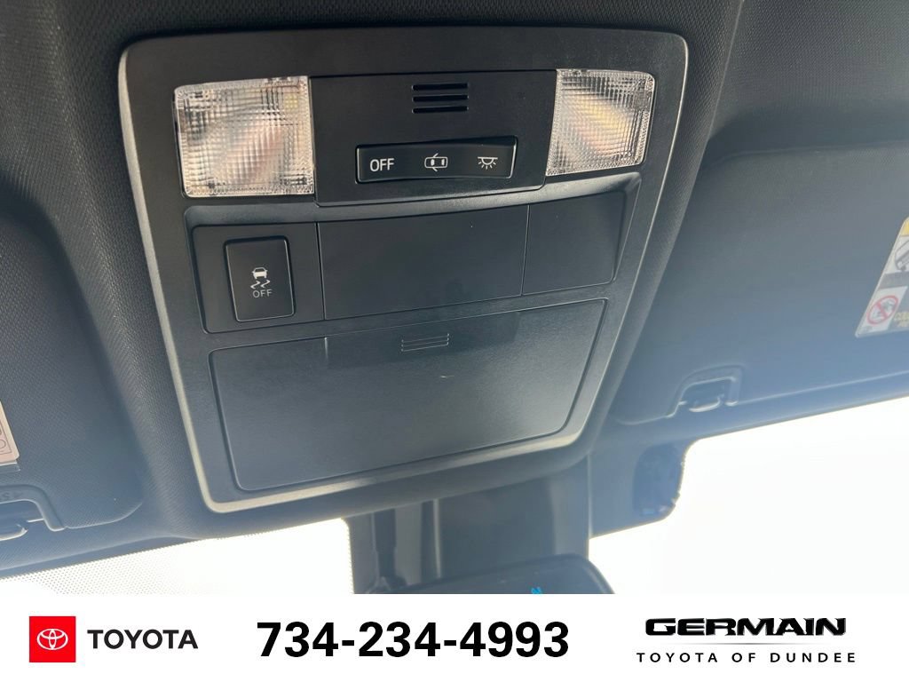 Used 2018 Toyota Tacoma TRD Sport AWD/4WD image 32