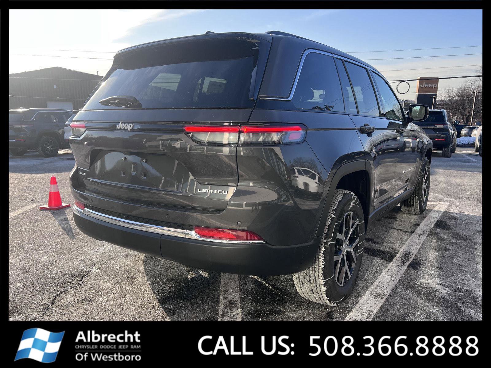 New 2025 Jeep Grand Cherokee Limited w/ Trailer Tow Package image 5