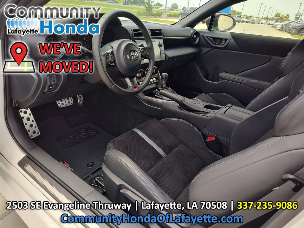 Used 2024 Toyota GR86 Premium RWD image 2