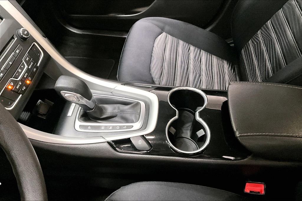 Used 2016 Ford Fusion SE image 18