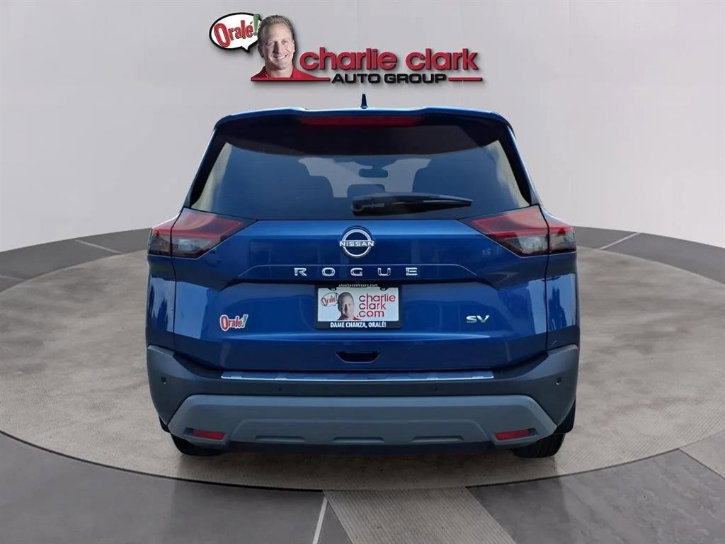 Used 2023 Nissan Rogue SV image 4