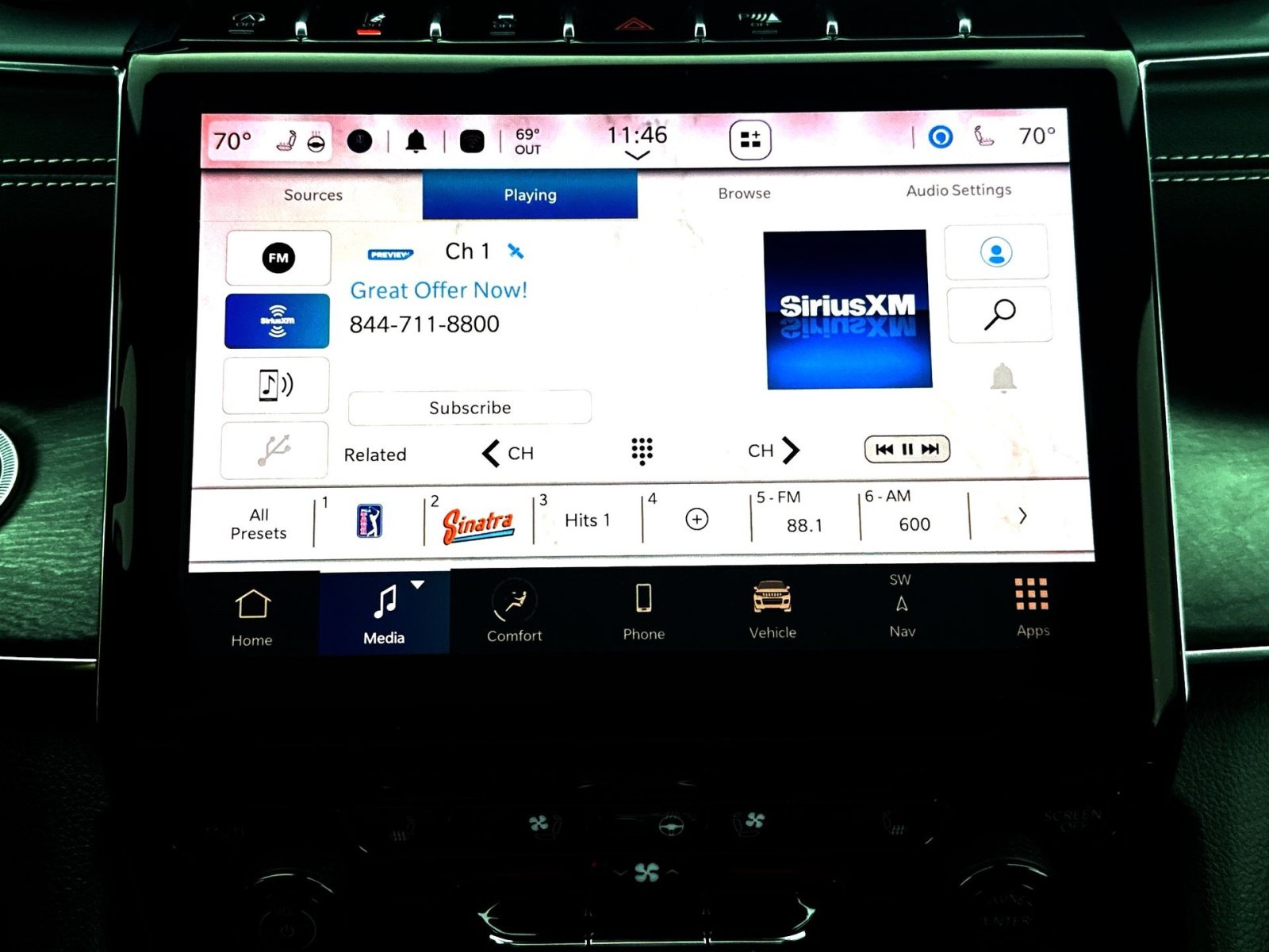 Used 2023 Jeep Grand Cherokee Overland AWD/4WD image 18
