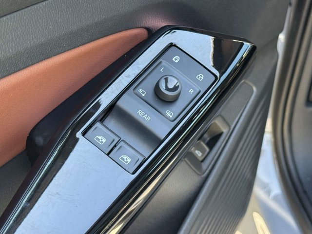 Used 2021 Volkswagen ID.4 Pro S w/ ID.4 Protection Package RWD image 22