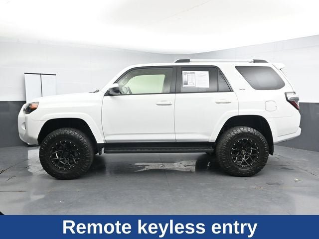 Used 2022 Toyota 4Runner SR5 AWD/4WD image 8