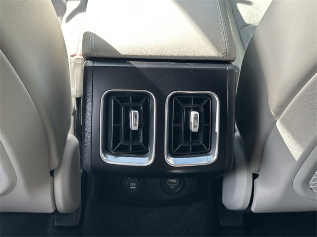 Used 2022 Kia Sorento EX w/ Panoramic Sunroof Package image 16