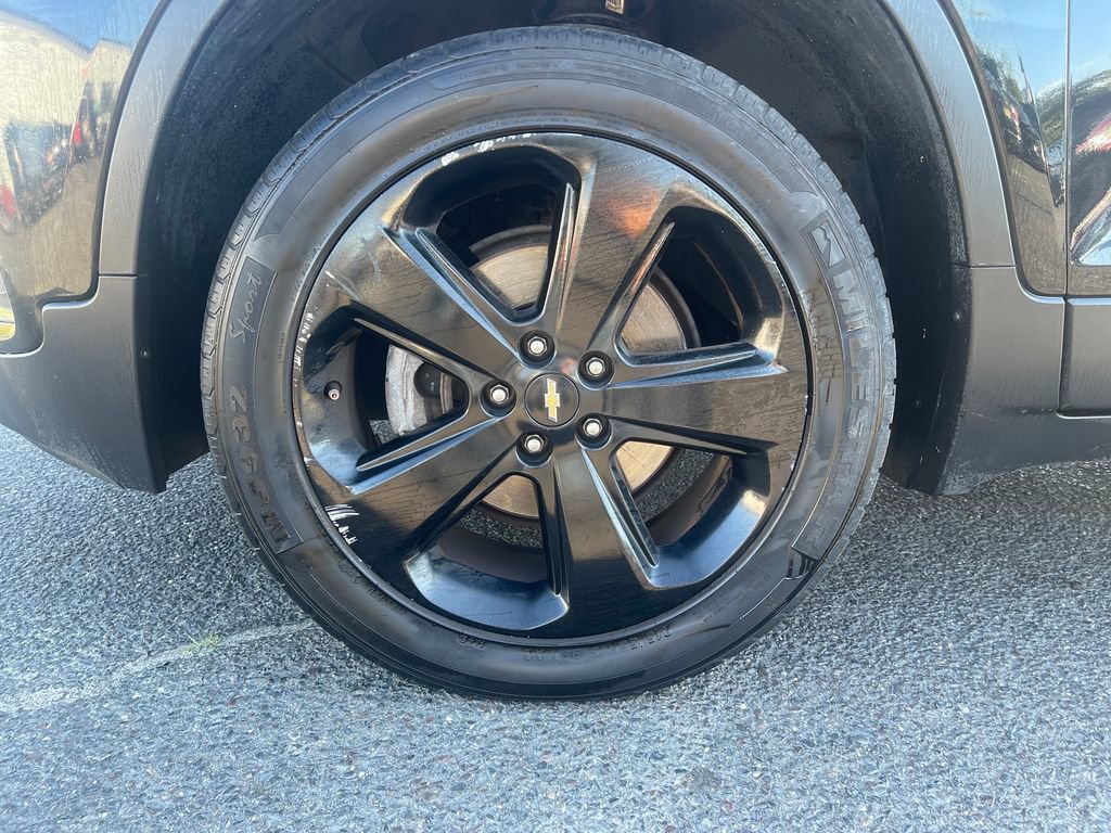 Used 2018 Chevrolet Trax Premier w/ Midnight Edition AWD/4WD image 11