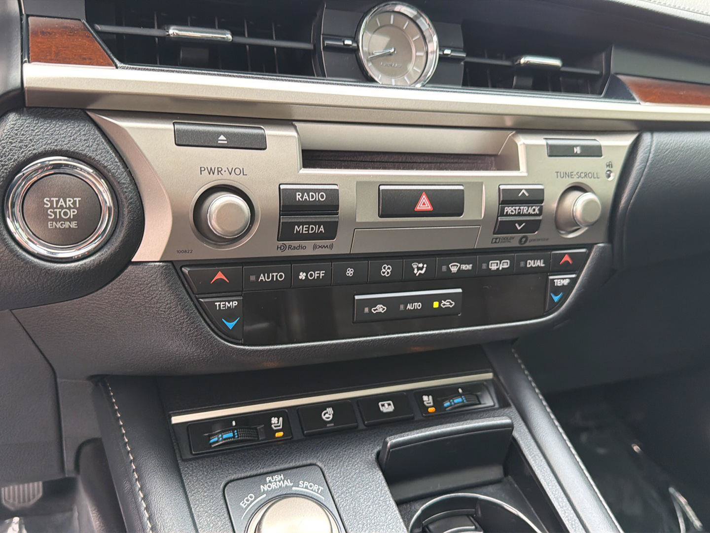 Used 2018 Lexus ES 350 w/ Luxury Package w/Wood Trim FWD image 28