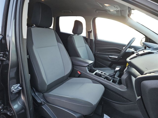 Used 2018 Ford Escape SE image 40