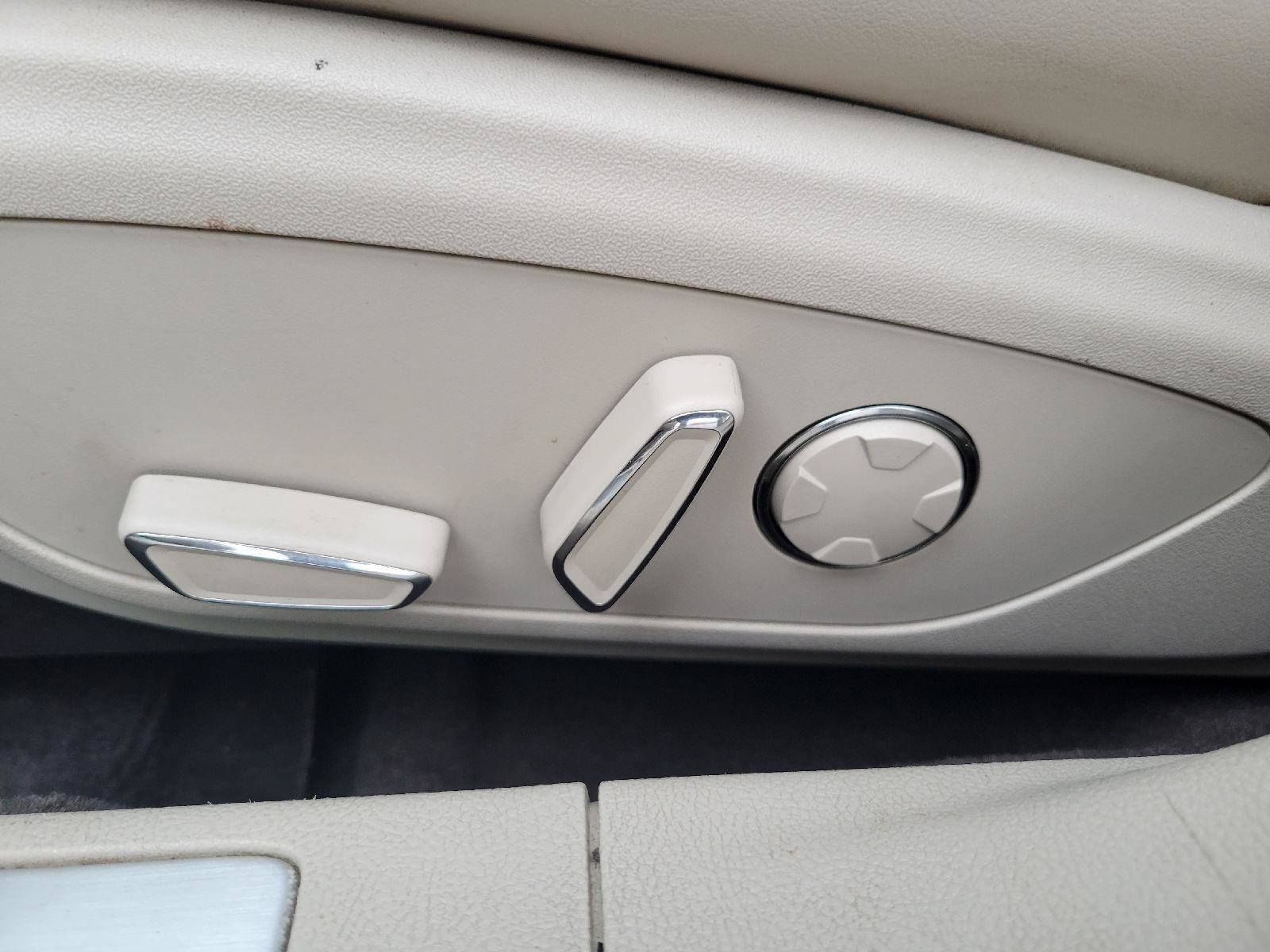 Used 2019 Lincoln MKZ Reserve FWD image 9