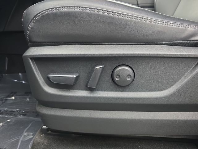 Used 2025 Nissan Armada SL image 23