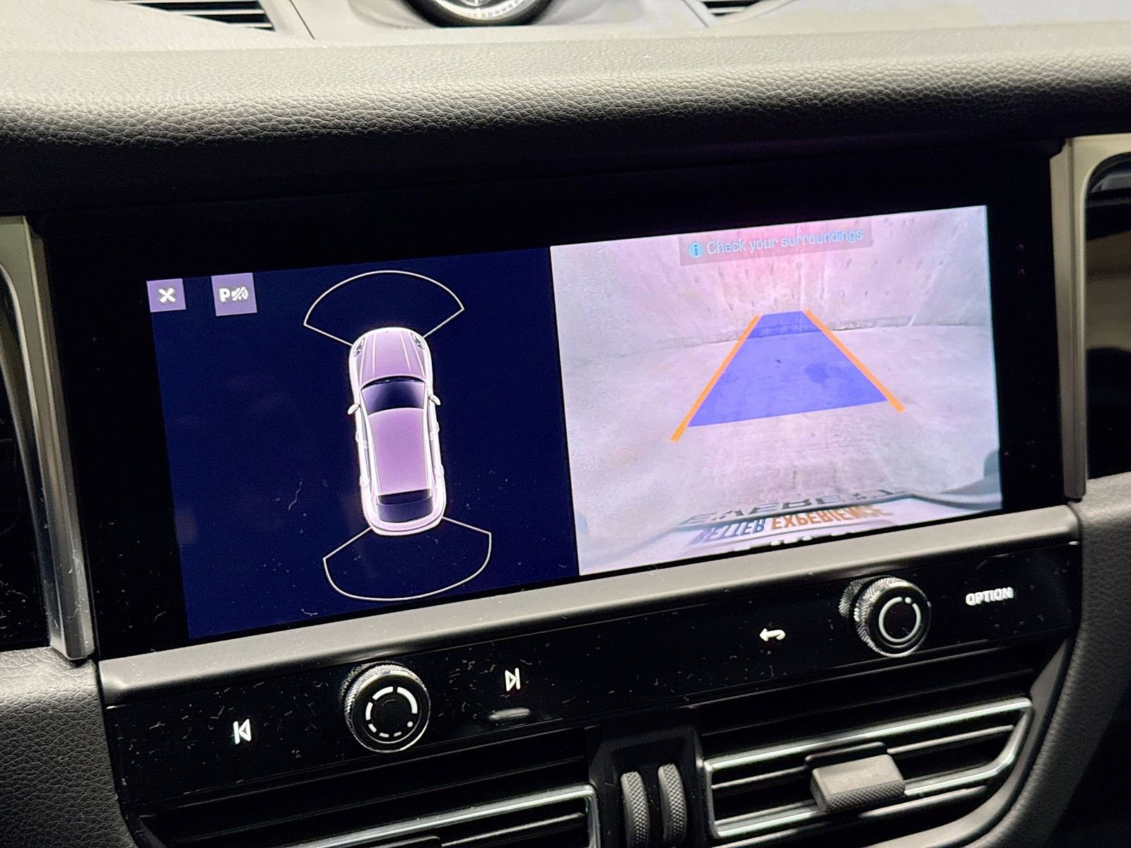 Used 2024 Porsche Macan image 15