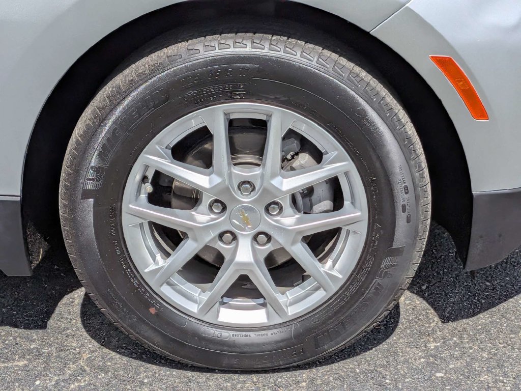 Used 2022 Chevrolet Equinox LT FWD image 11