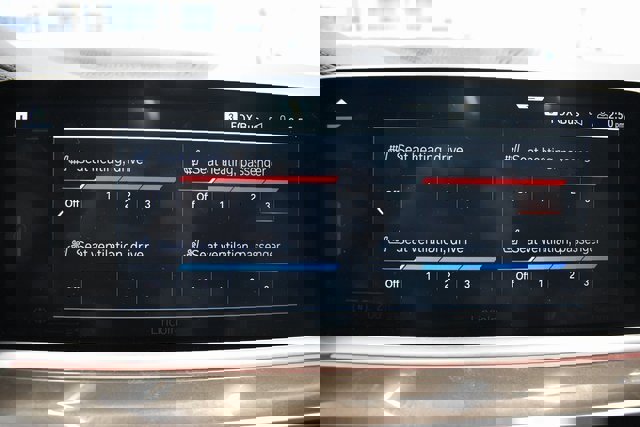 Used 2022 BMW X6 xDrive40i w/ M Sport Package image 31