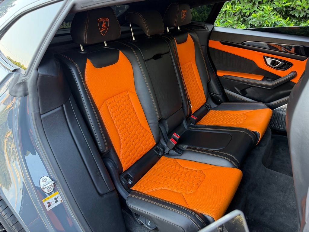 Used 2022 Lamborghini Urus AWD/4WD image 40