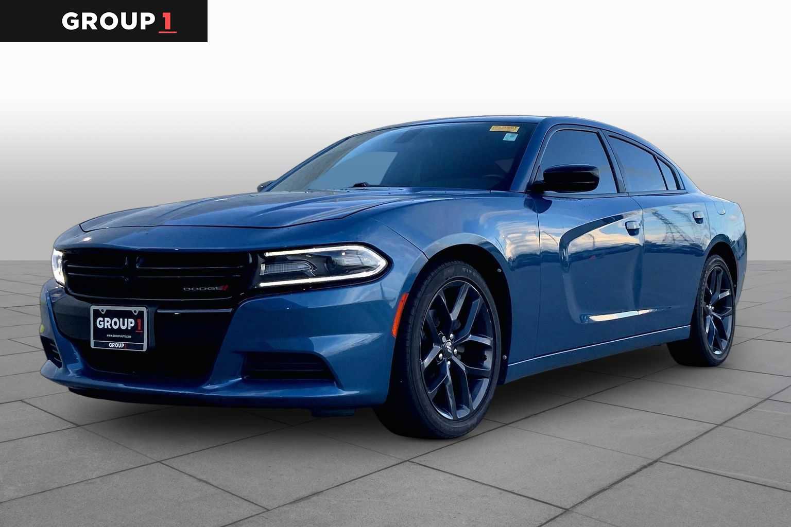 Used 2020 Dodge Charger SXT w/ Blacktop Package RWD image 1