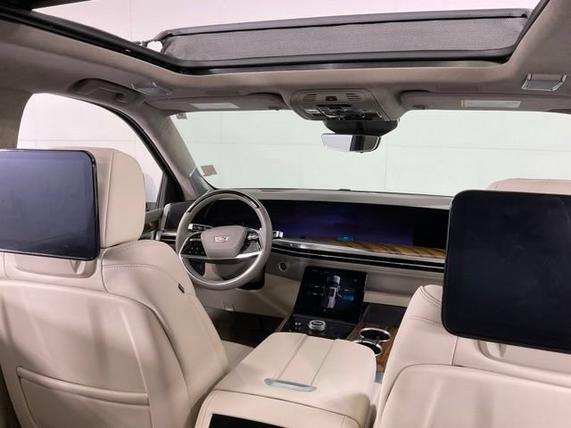 Certified 2025 Cadillac Escalade ESV Premium Luxury Platinum AWD/4WD image 14