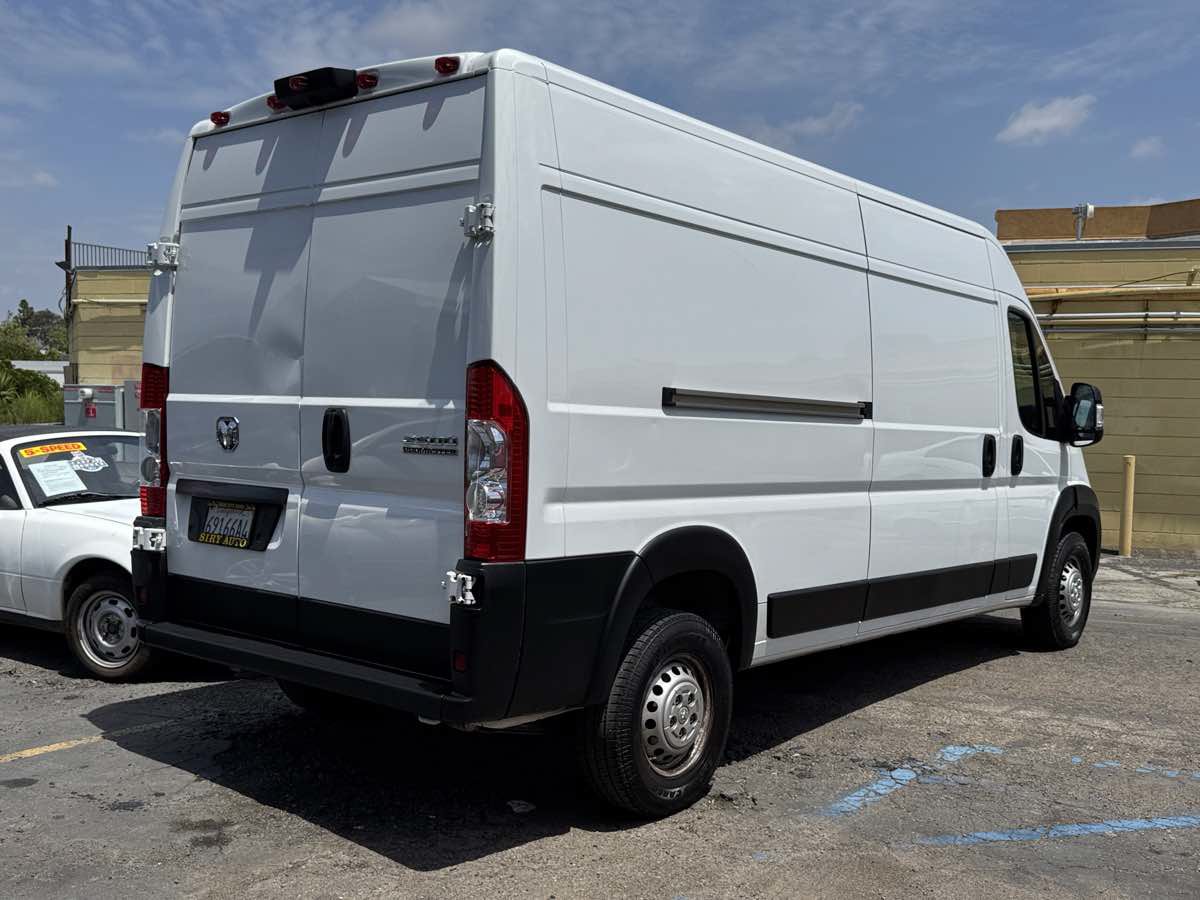 Used 2025 RAM ProMaster 2500 w/ Convenience Group FWD image 18