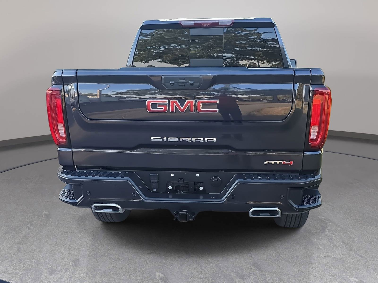 Used 2024 GMC Sierra 1500 AT4 w/ Technology Package AWD/4WD image 6