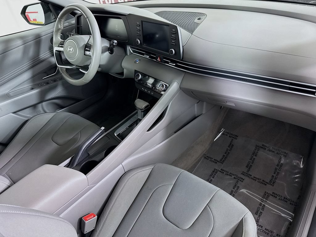 Certified 2025 Hyundai Elantra Sport FWD image 31
