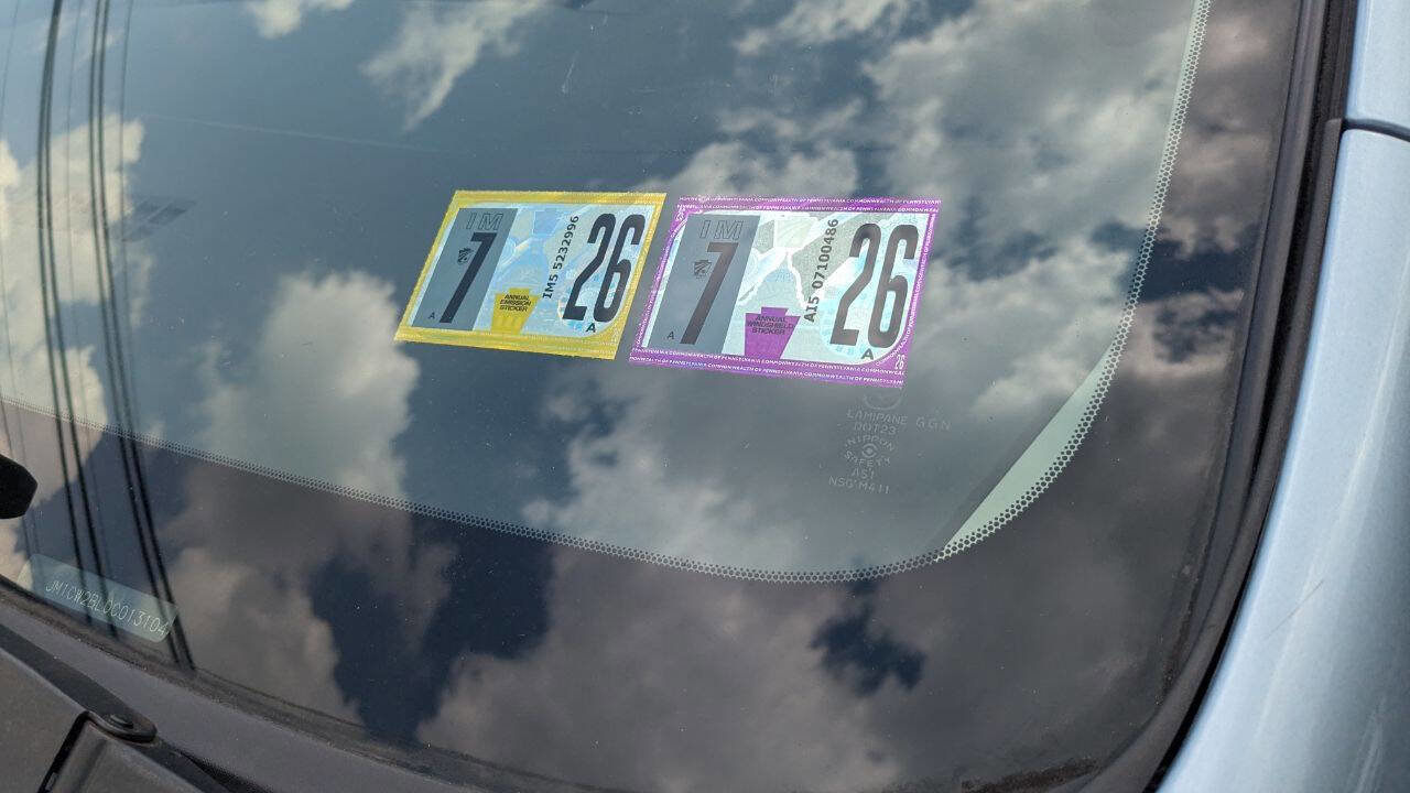 Used 2012 MAZDA MAZDA5 Sport image 38