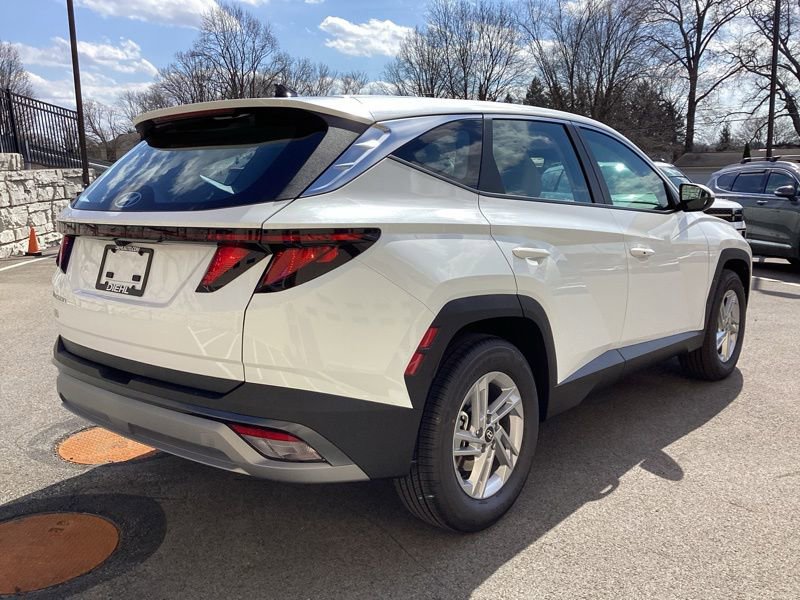 New 2026 Hyundai Tucson SE image 8