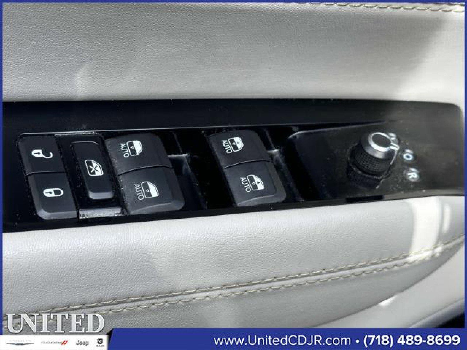 Used 2022 Jeep Wagoneer Series III w/ Premium Group I image 14