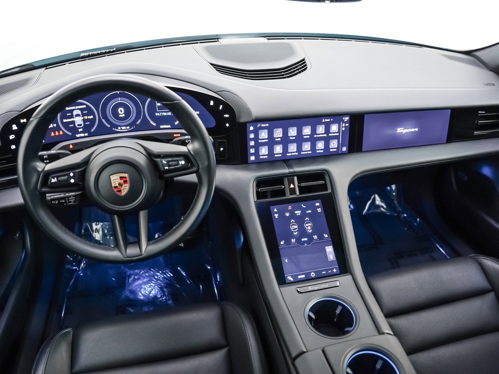 Used 2024 Porsche Taycan 4 Cross Turismo image 18