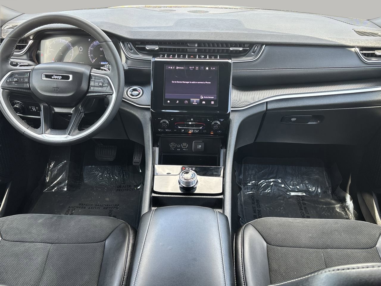 Used 2025 Jeep Grand Cherokee Altitude image 13