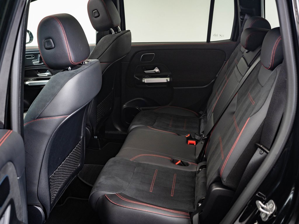 Used 2024 Mercedes-Benz GLB 250 4MATIC image 36