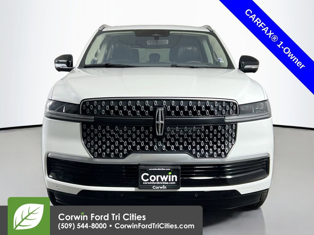 Used 2025 Lincoln Navigator L Reserve AWD/4WD image 4