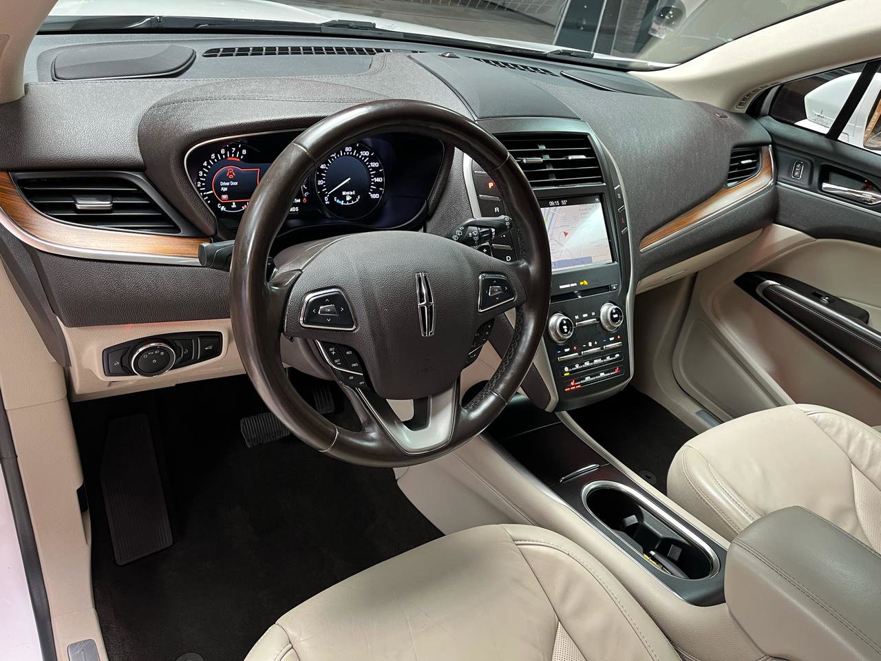 Used 2019 Lincoln MKC Select w/ Select Plus Package AWD/4WD image 10