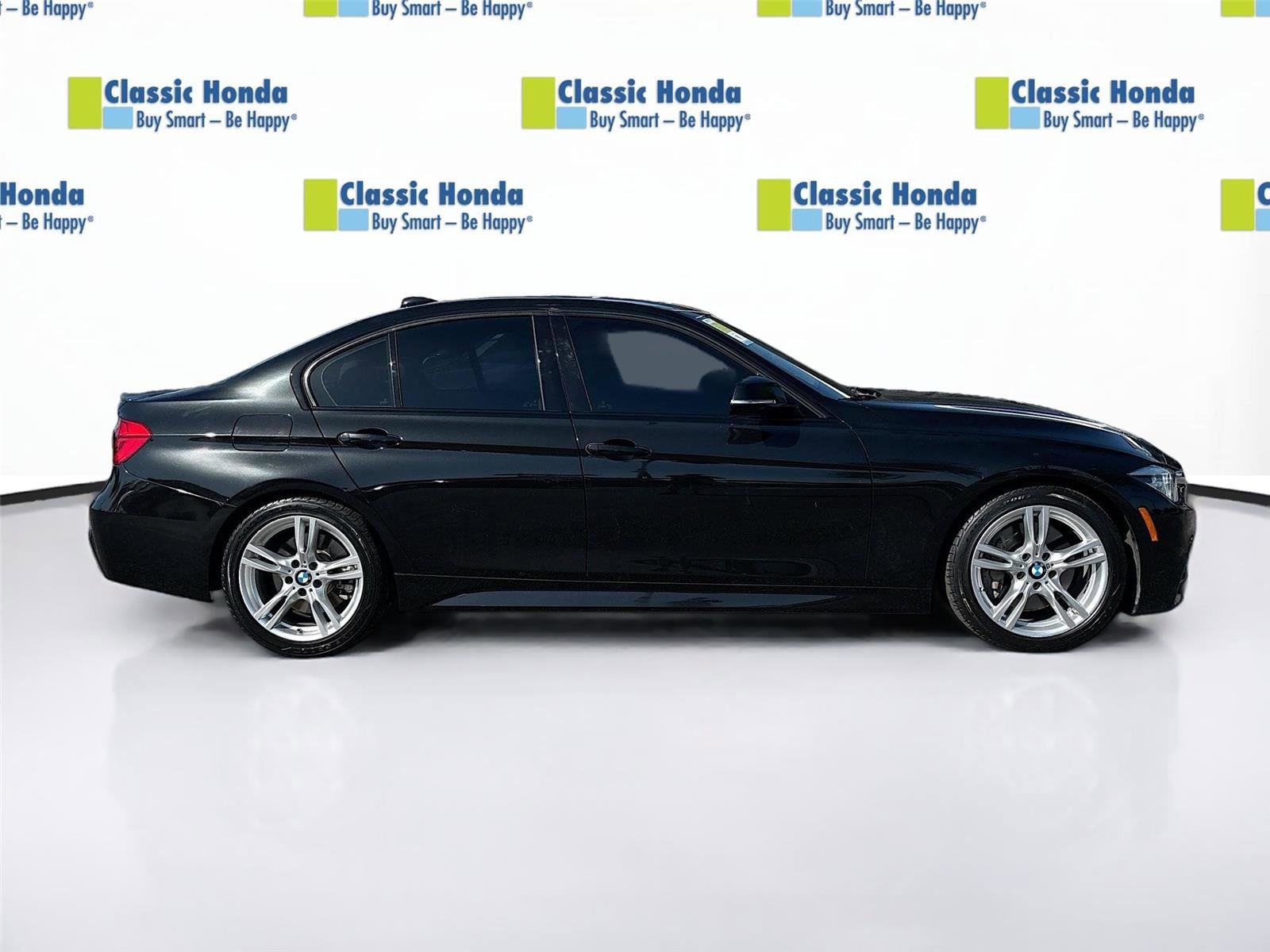 Used 2017 BMW 330i Sedan image 9