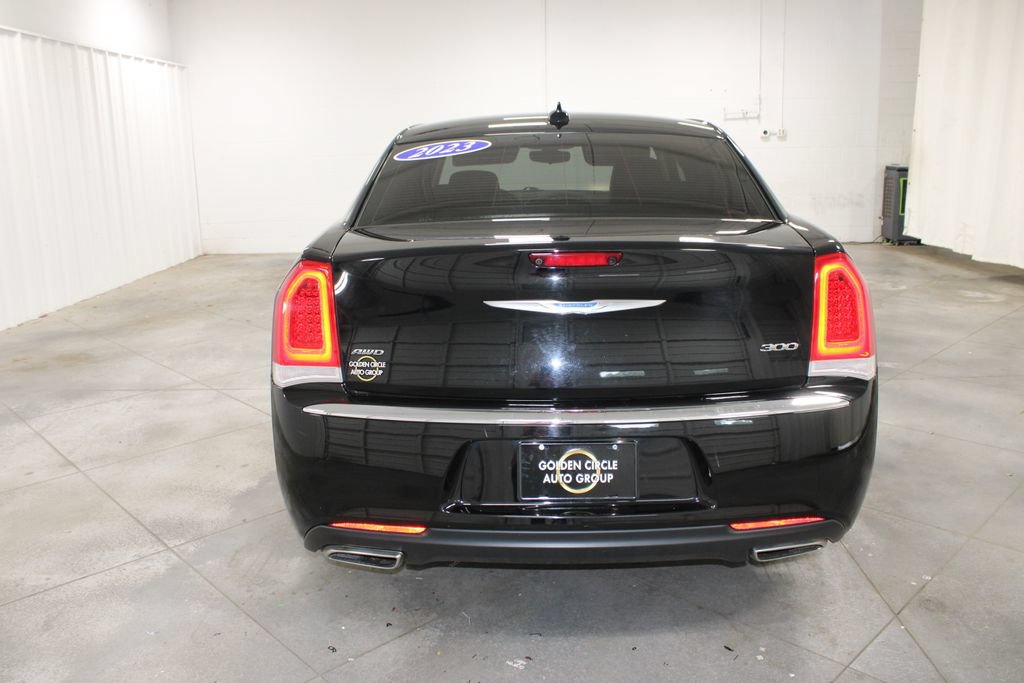 Used 2023 Chrysler 300 Touring AWD/4WD image 8