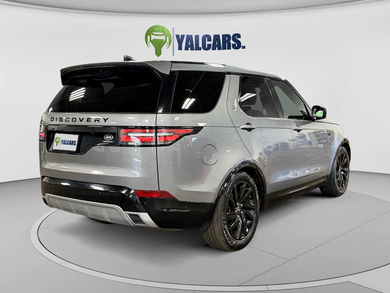 Used 2020 Land Rover Discovery Landmark AWD/4WD image 5