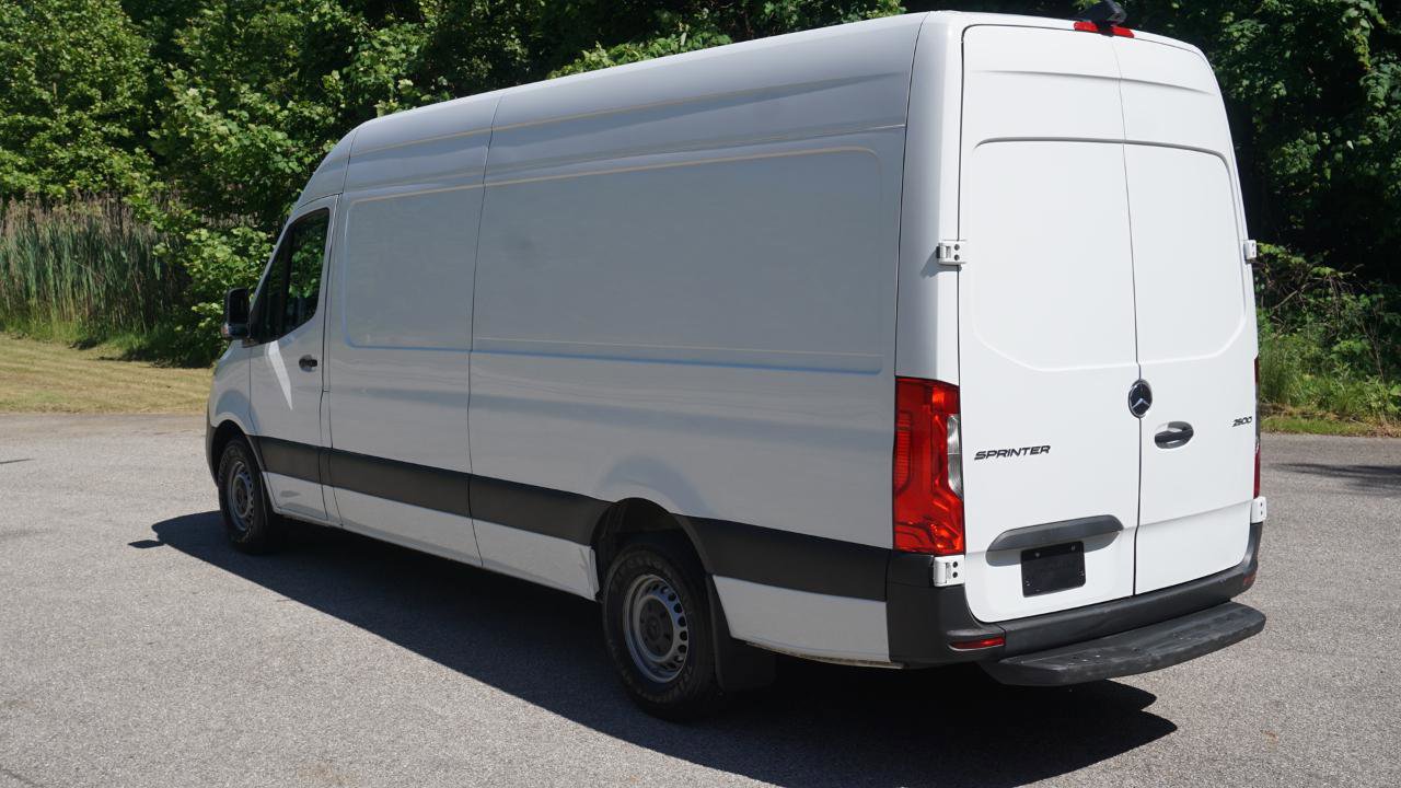 Used 2022 Mercedes-Benz Sprinter 2500 image 3