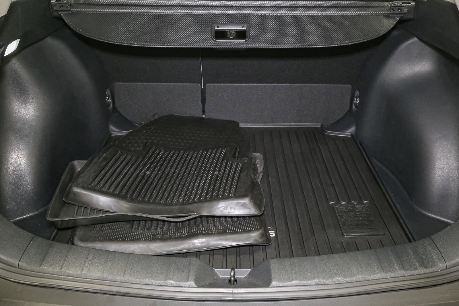 Used 2024 Toyota Corolla Cross L image 11