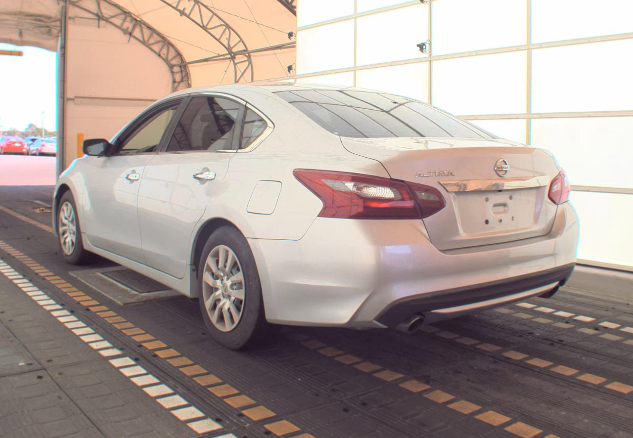 Used 2018 Nissan Altima 2.5 S w/ S Convenience Package image 2