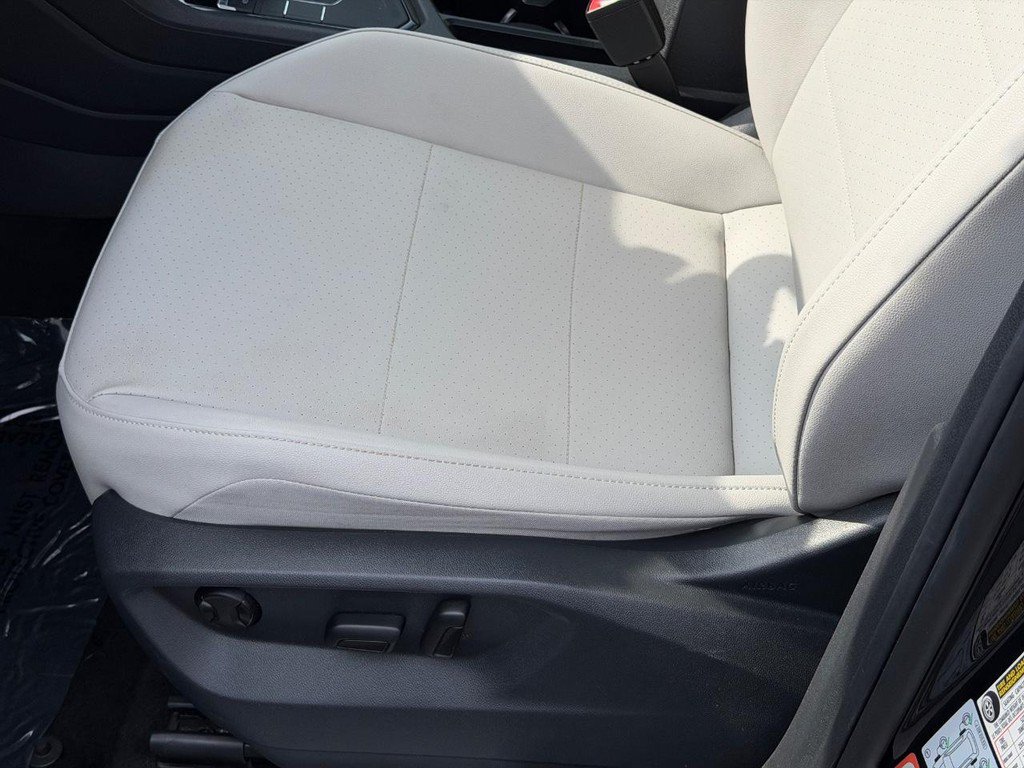 Used 2020 Volkswagen Tiguan SE R-Line FWD image 24
