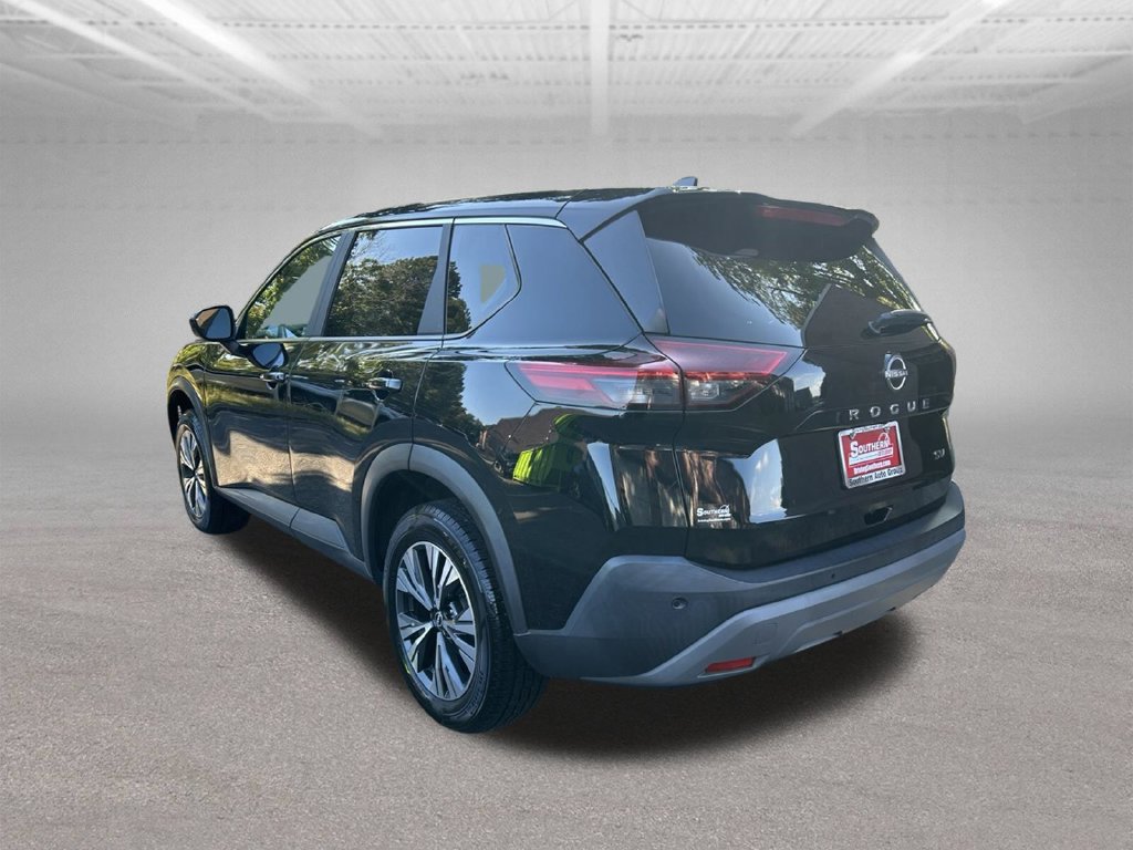 Used 2023 Nissan Rogue SV FWD image 3