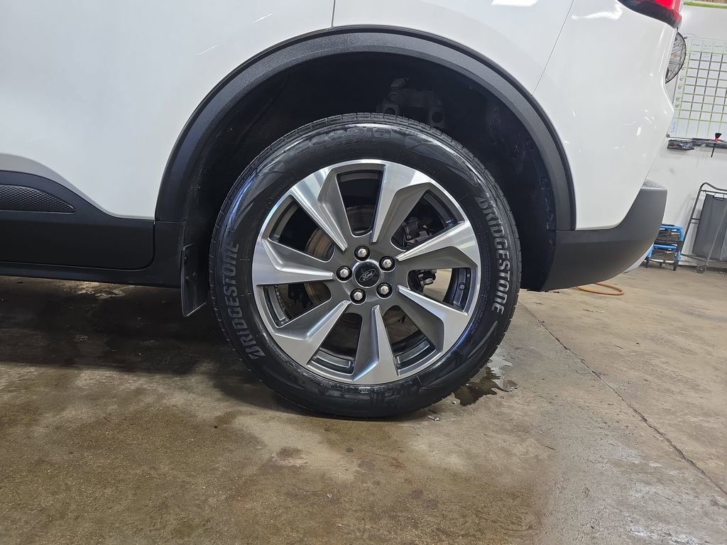 Used 2024 Ford Escape Platinum image 34