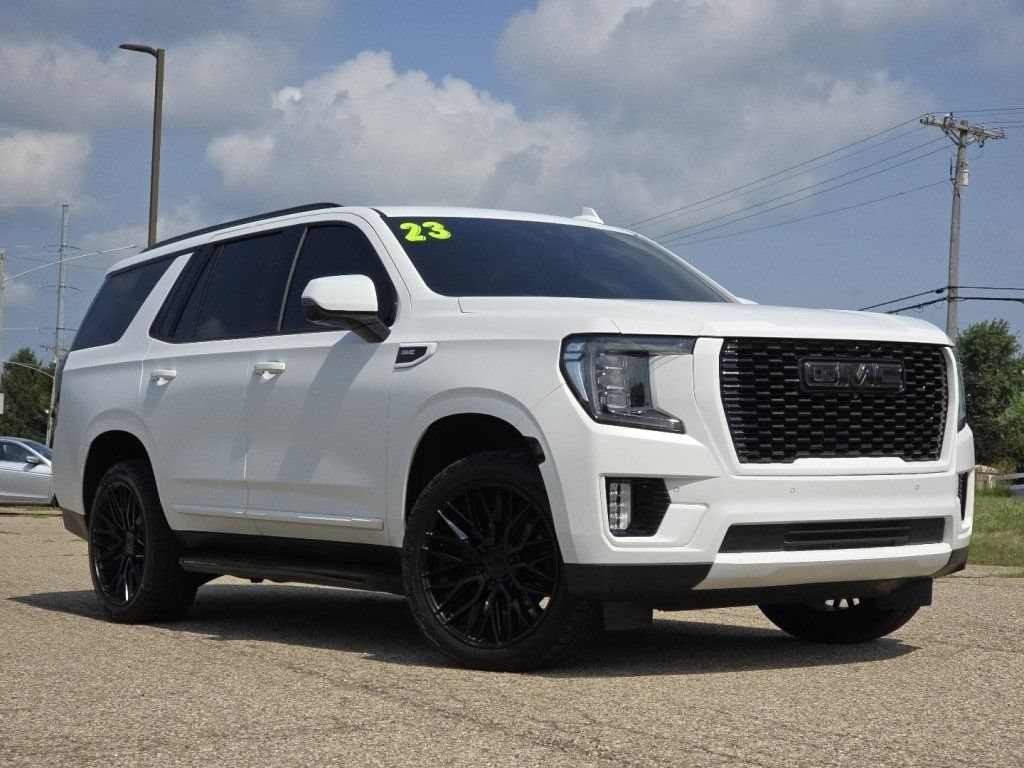 Used 2023 GMC Yukon SLT w/ SLT Premium Package AWD/4WD image 2