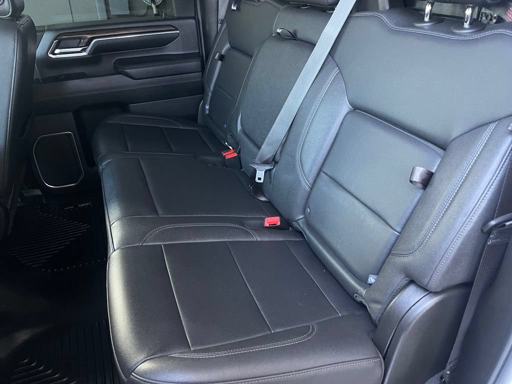 Used 2024 GMC Sierra 3500 SLT w/ SLT Premium Package RWD image 11