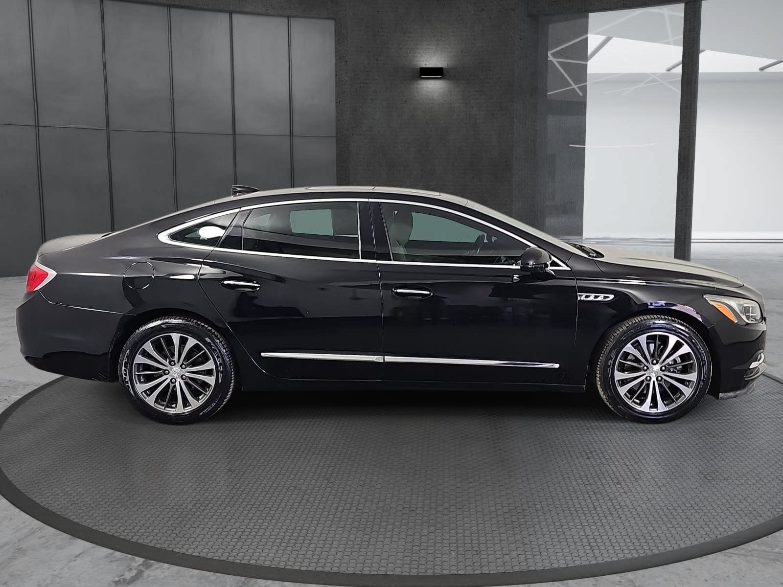 Used 2017 Buick LaCrosse Essence w/ Sun and Shade Package FWD image 4