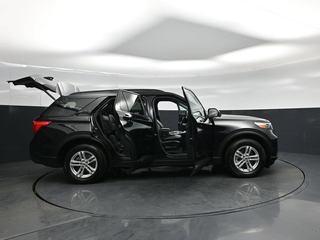 Certified 2023 Ford Explorer XLT w/ Equipment Group 202A RWD image 4
