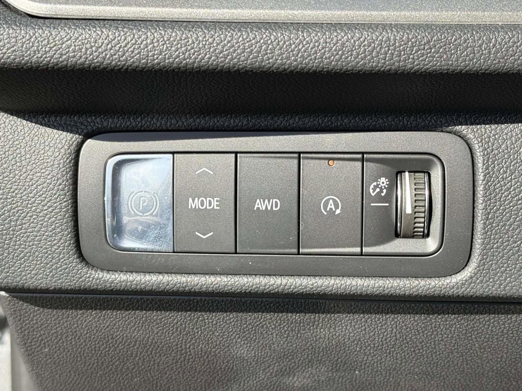 Used 2026 Chevrolet Traverse LT w/ Driver Confidence Package AWD/4WD image 18