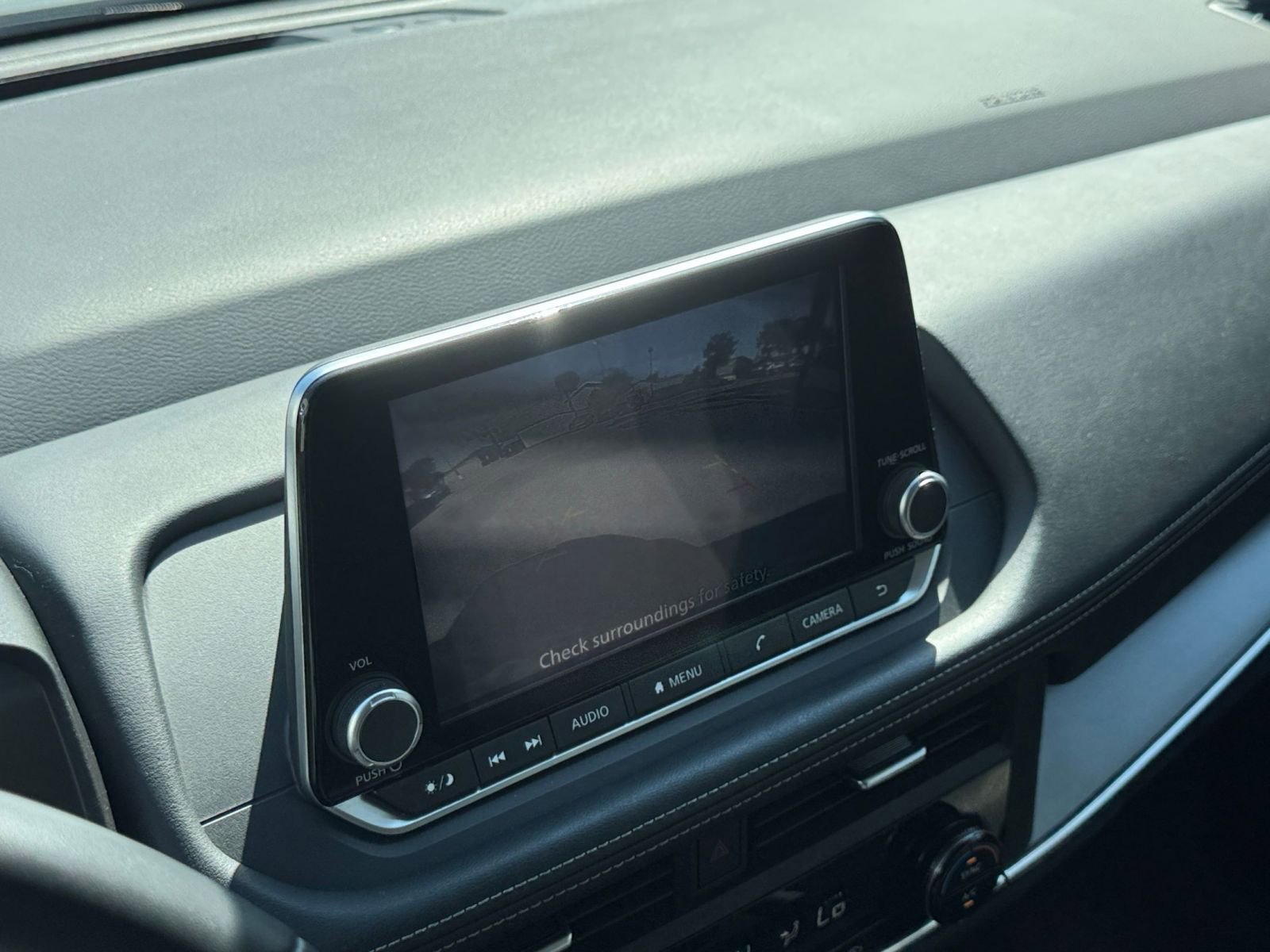 Used 2025 Nissan Rogue SV FWD image 25