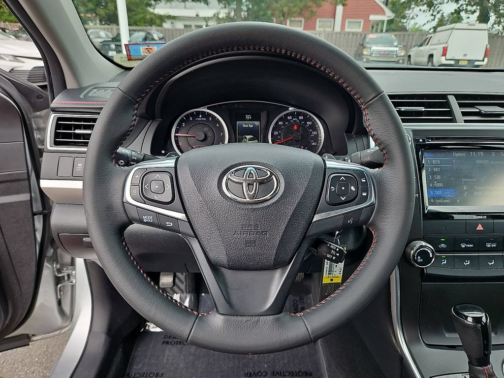 Used 2017 Toyota Camry SE w/ Moonroof Package FWD image 20