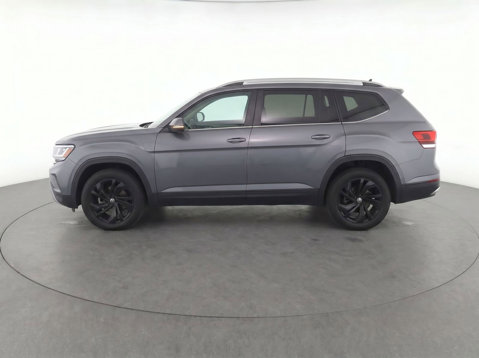 Used 2023 Volkswagen Atlas SE w/ Black Wheel Package AWD/4WD image 6